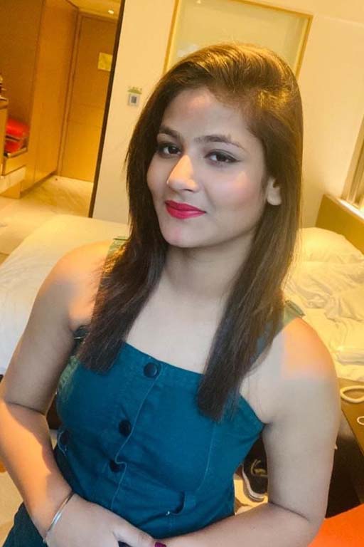 20 year old Call Girl service in Delhi